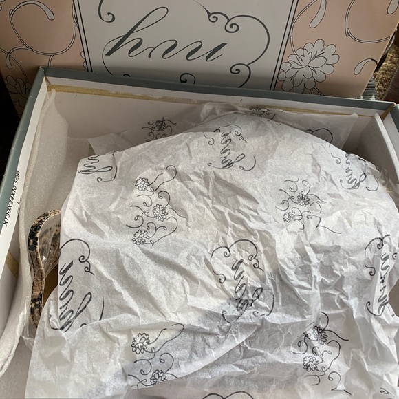 NIB ❤️ENVY HIGH HEELS ( double platform) closed toes - Picture 10 of 10